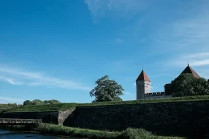 Don’t Get Lost: Estonian Directions and Transportation Phrases