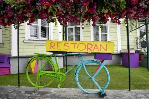 Estonian Street Food: Where to Find Quick &amp; Delicious Bites