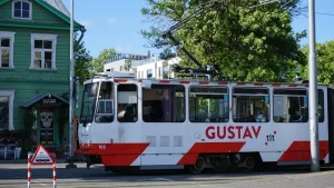 Is Elron the Best Way to Travel Between Tallinn and Tartu?
