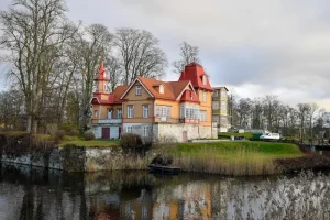 Where to Eat in Haapsalu: Top Restaurants and Local Delights for Foodies