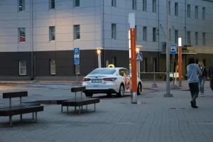 Getting Around Estonia: Public Transport, Taxis &amp; Car Rental Options