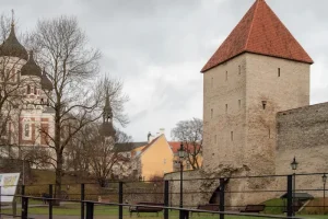 Internet in Tallinn &amp; Beyond: Getting Data Across Estonia